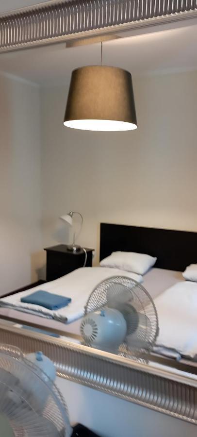 City Center Apartment In Middle Of ブラチスラヴァ エクステリア 写真