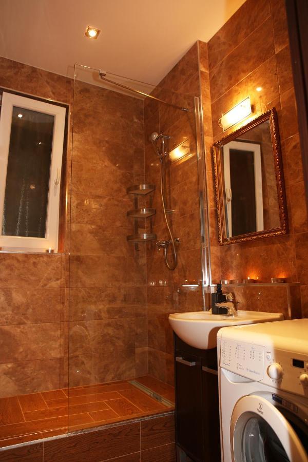City Center Apartment In Middle Of ブラチスラヴァ エクステリア 写真